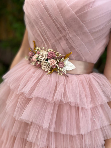 Romantic dusty pink flower belt
