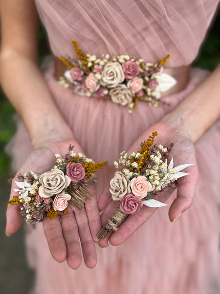 Romantic dusty pink flower belt