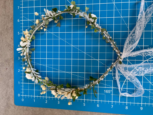 White roses wedding crown with pearls