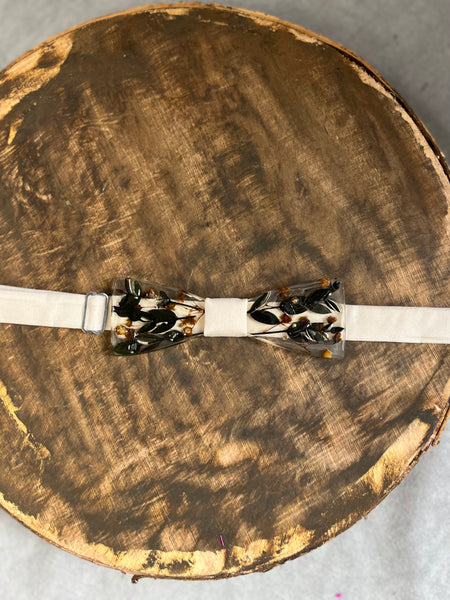 White and greenery resin bow tie