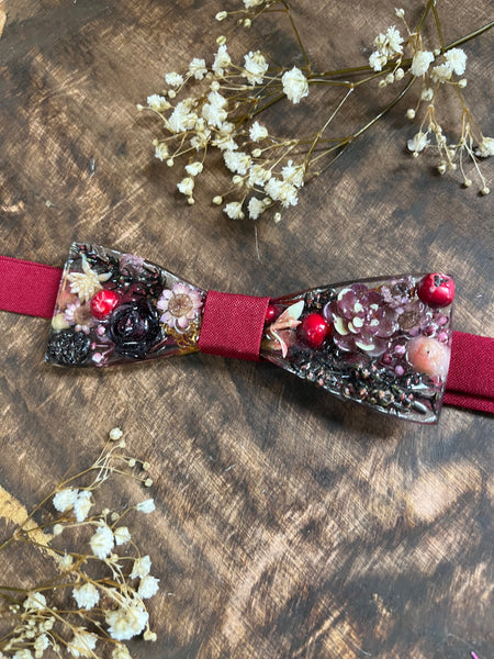 Resin flower bow tie with berries