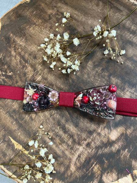 Resin flower bow tie with berries