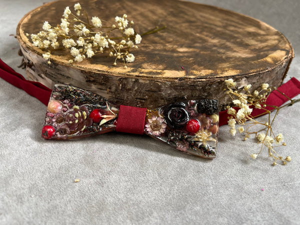 Resin flower bow tie with berries