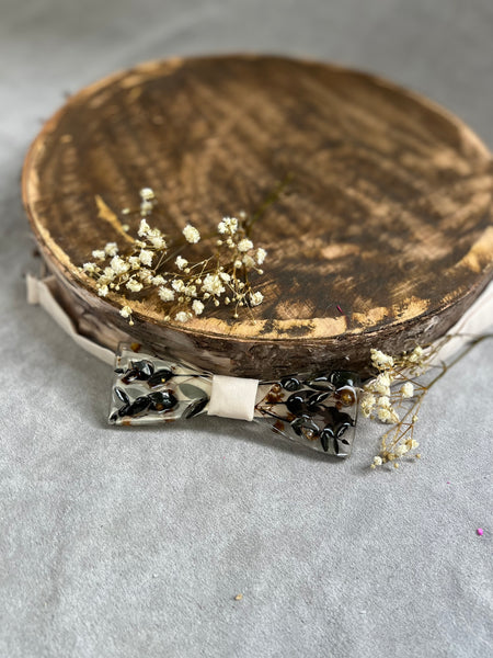 White and greenery resin bow tie