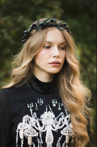 Dark flower half wreath Black flower crown with berries Natural flower crown Half wreath with dark berries Greenery wreath Magaela handmade
