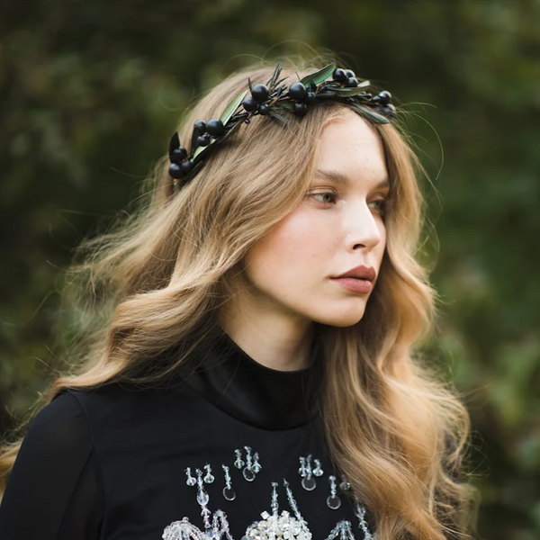 Dark flower half wreath Black flower crown with berries Natural flower crown Half wreath with dark berries Greenery wreath Magaela handmade