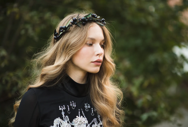 Dark flower half wreath Black flower crown with berries Natural flower crown Half wreath with dark berries Greenery wreath Magaela handmade