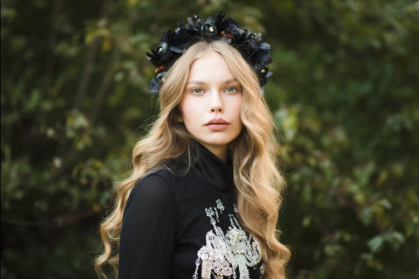 Black flower half wreath Evil queen wreath Black Mean queen half wreath Elegant Magaela accessories Wedding Halloween crown Handmade