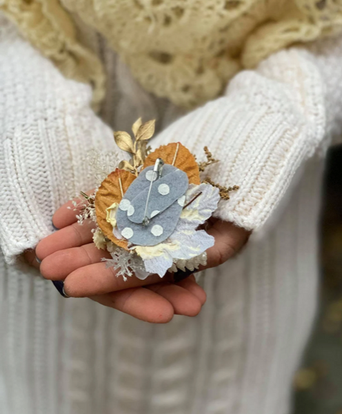 Off white and golden wedding brooch Winter brooch Ivory flower brooch Bridal flower brooch Magaela accessories Cream Coat brooch Magaela