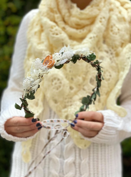 Winter flower wreath Flower crown with gingerbread heart Christmas Wreath for bride Christmas wedding Green and white Magaela Natural
