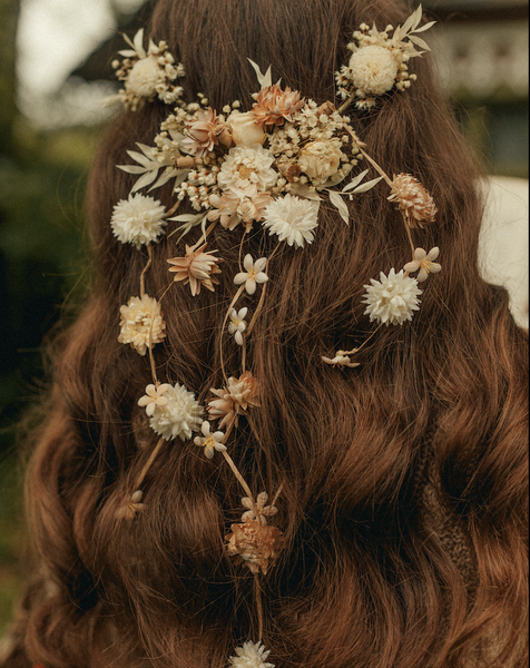 Rustic flower hair comb 1970's inspiration wedding hair vine Half up half down wedding hairstyle Beige bohemian hair flowers Magaela
