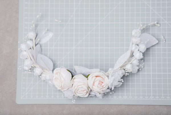 Shapeable white bridal vine Flower hair arrangement Bridal accessories Wedding headpiece Flexible hair vine Bendable bridal headpiece Magaela