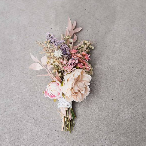 Romantic pink boutonniere