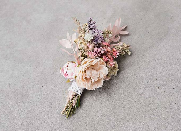 Romantic pink boutonniere