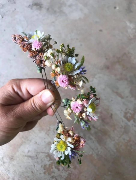 Meadow daisy floral hair pins