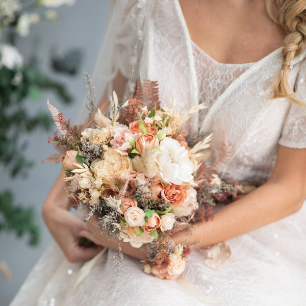 Romantic rustic autumn flower bouquet