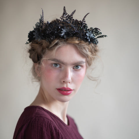 Black flower crown Gothic wedding headpiece Bridal flower crown Black wedding Hair jewellery Halloween crown Magaela Customisable tiara magaela