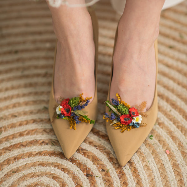 Folk flower shoe clips with poppy and daisy