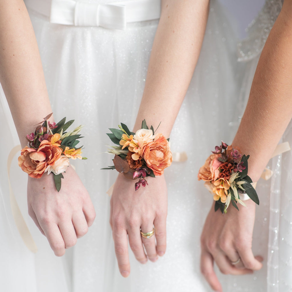 Bridesmaids Red Dresses Bracelets Flower Bracelets Red Roses Silk Ribbons  Stock Photo by ©olegbreslavtsev 207260614