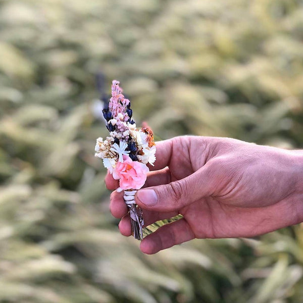 Romantic pink boutonniere Wedding boutonniere Romantic buttonhole for groom Magaela Bridal accessories Flowers Lavender Groomsman Corsage