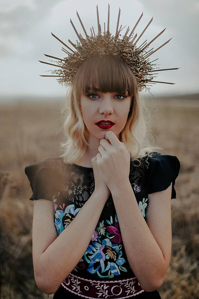 Gold halo crown Met gala flower crown with bees Wedding golden spiked crown Sun ray crown Sunburst hair crown Halo photoshoot crown Magaela