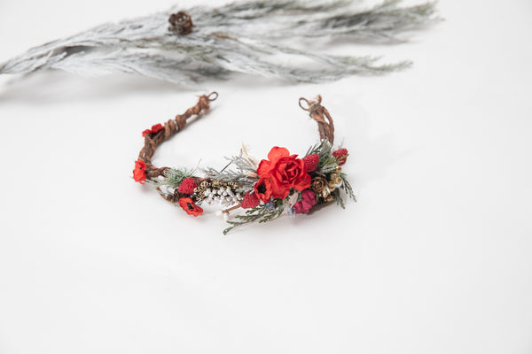 Christmas hair wreath Red half wreath with strawberries Bridal accessories Winter half wreath Photoshoot Magaela Wedding jewellery Handmade