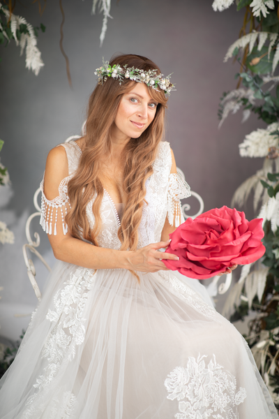 Winter Christmas mistletoe flower crown