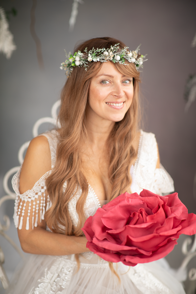 Winter Christmas mistletoe flower crown