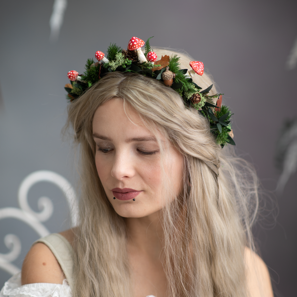 Woodland flower half wreath with red mushrooms