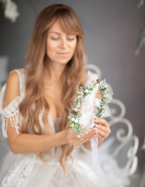 Winter Christmas mistletoe flower crown