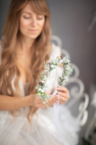 Winter Christmas mistletoe flower crown