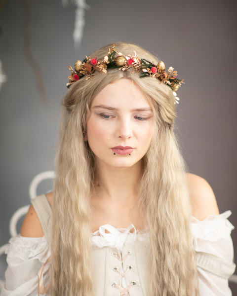 Christmas hair crown with rose hips