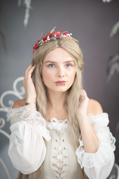 Red woodland half wreath with mushrooms