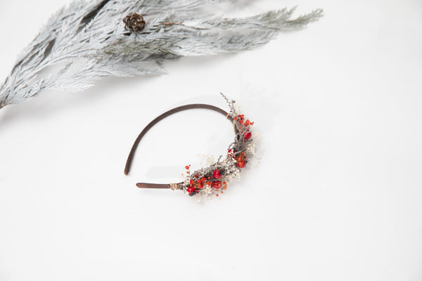 Christmas flower hairband with berries