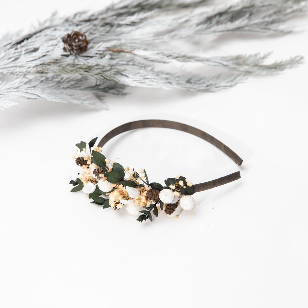 Winter flower headband with pine cones