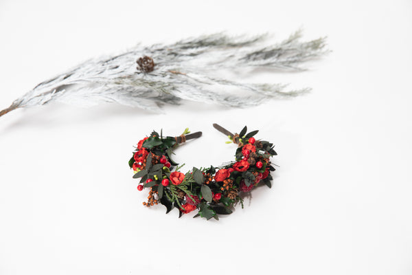 Flower headband with pine cones and berries