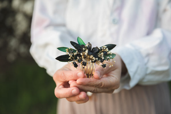 Greenery bridal hair comb Olive leaves Baby's breath flower comb for bride Natural Wedding hair jewellery Greenery hair flowers Magaela