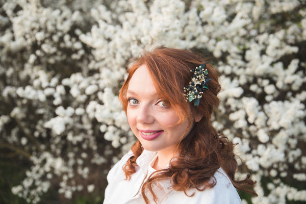 Greenery bridal hair comb Olive leaves Baby's breath flower comb for bride Natural Wedding hair jewellery Greenery hair flowers Magaela