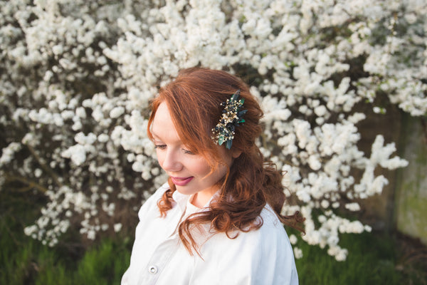 Greenery bridal hair comb Olive leaves Baby's breath flower comb for bride Natural Wedding hair jewellery Greenery hair flowers Magaela