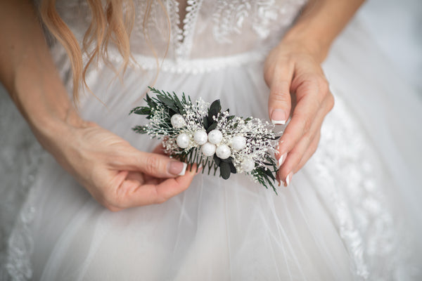 Winter wedding hair comb with white berries