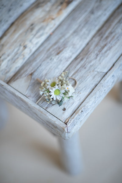 Daisy flower hair tie
