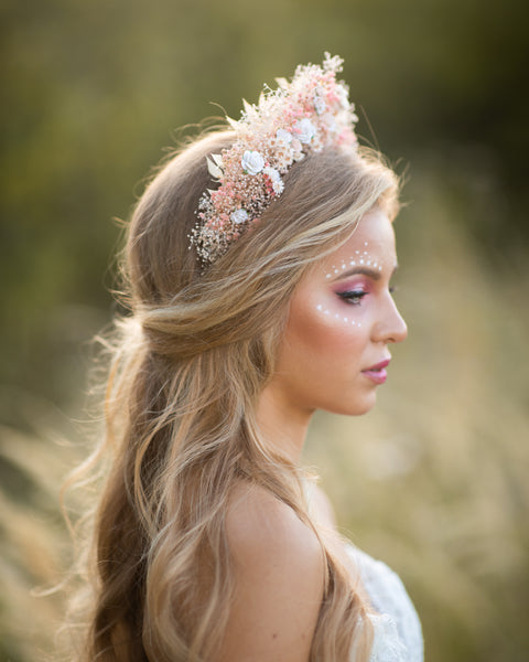Romantic flower hair crown Bridal headband with roses Dried flowers headpiece for bride Peach Blush baby's breath Hair flower tiara Magaela