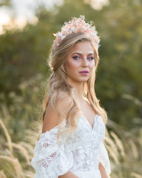 Romantic flower hair crown Bridal headband with roses Dried flowers headpiece for bride Peach Blush baby's breath Hair flower tiara Magaela