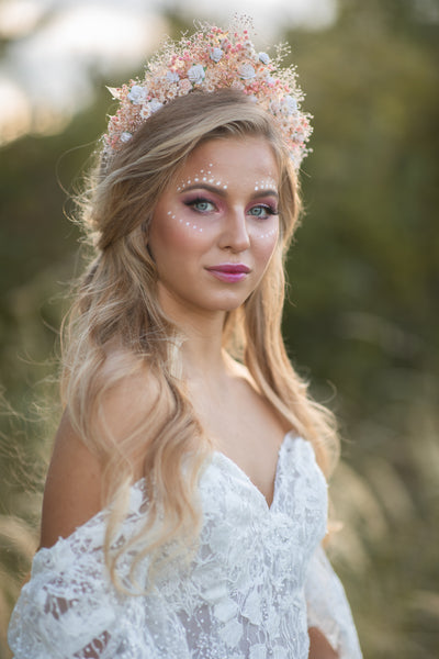 Romantic flower hair crown Bridal headband with roses Dried flowers headpiece for bride Peach Blush baby's breath Hair flower tiara Magaela