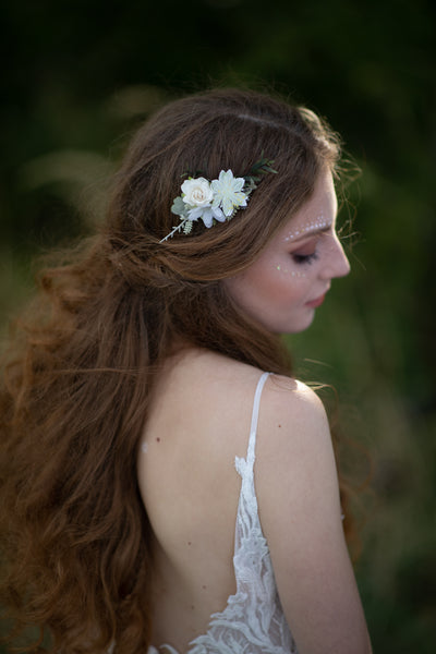 Ivory bridal hair comb Flower headpiece for bride Wedding accessories Magaela handmade Customisable bridal hair comb Natural colours