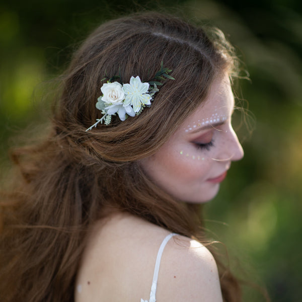 Ivory bridal hair comb Flower headpiece for bride Wedding accessories Magaela handmade Customisable bridal hair comb Natural colours