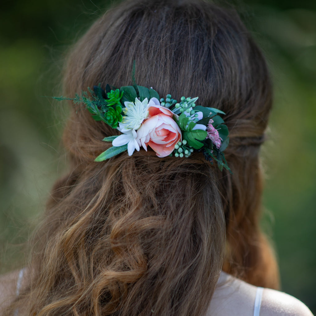 Tropical romantic bridal hair comb Wedding on the beach headpiece Magaela handmade Bridal hair accessories Customisable Bride to be hairclip