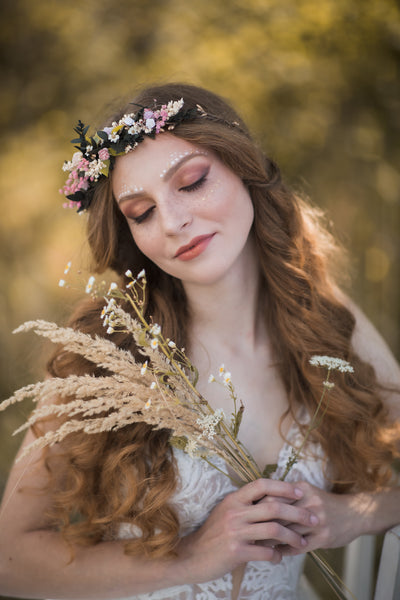 Meadow wedding hair crown, Bridal hair wreath, Wildflower wedding wreath, Wedding hair flowers, Pink roses, Baby's breath jewellery, Magaela