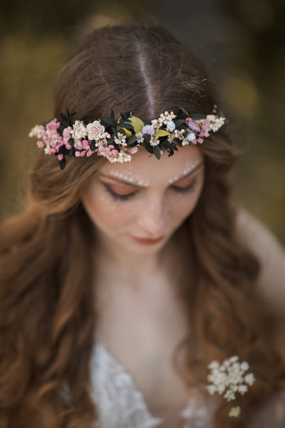 Meadow wedding hair crown, Bridal hair wreath, Wildflower wedding wreath, Wedding hair flowers, Pink roses, Baby's breath jewellery, Magaela