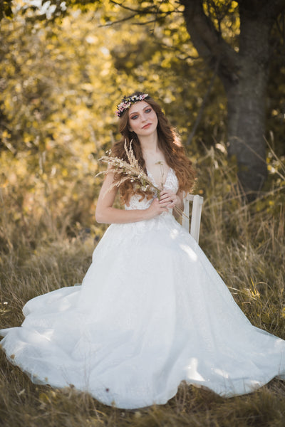 Meadow wedding hair crown, Bridal hair wreath, Wildflower wedding wreath, Wedding hair flowers, Pink roses, Baby's breath jewellery, Magaela